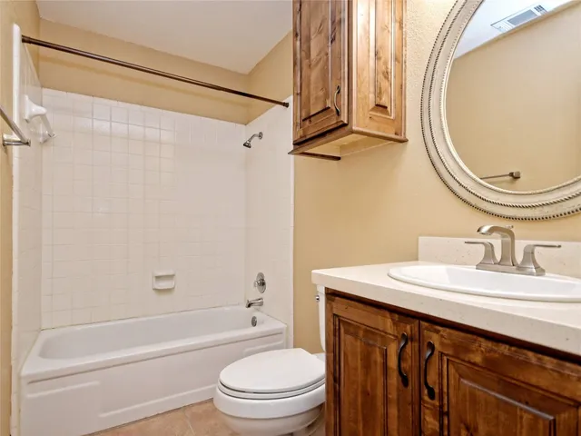 $1,750 | 154 Woodcreek Drive, Unit 13, Wimberley, TX 78676