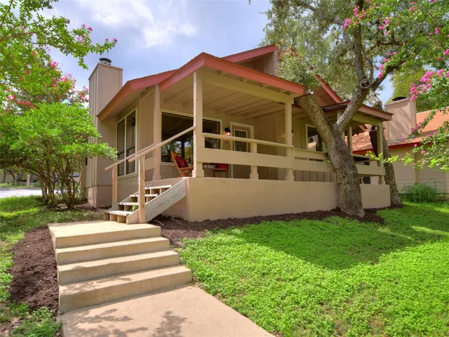 $1,750 | 154 Woodcreek Drive, Unit 13, Wimberley, TX 78676