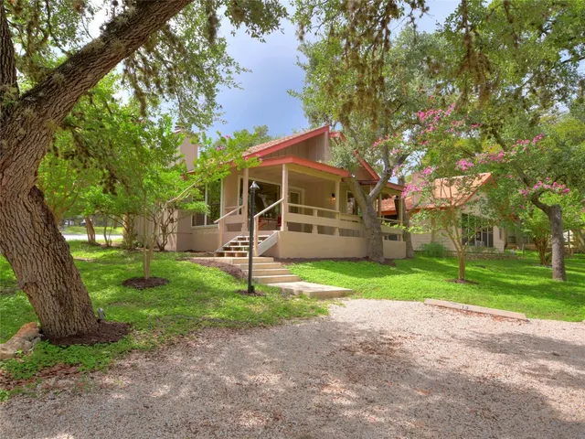 $1,750 | 154 Woodcreek Drive, Unit 13, Wimberley, TX 78676