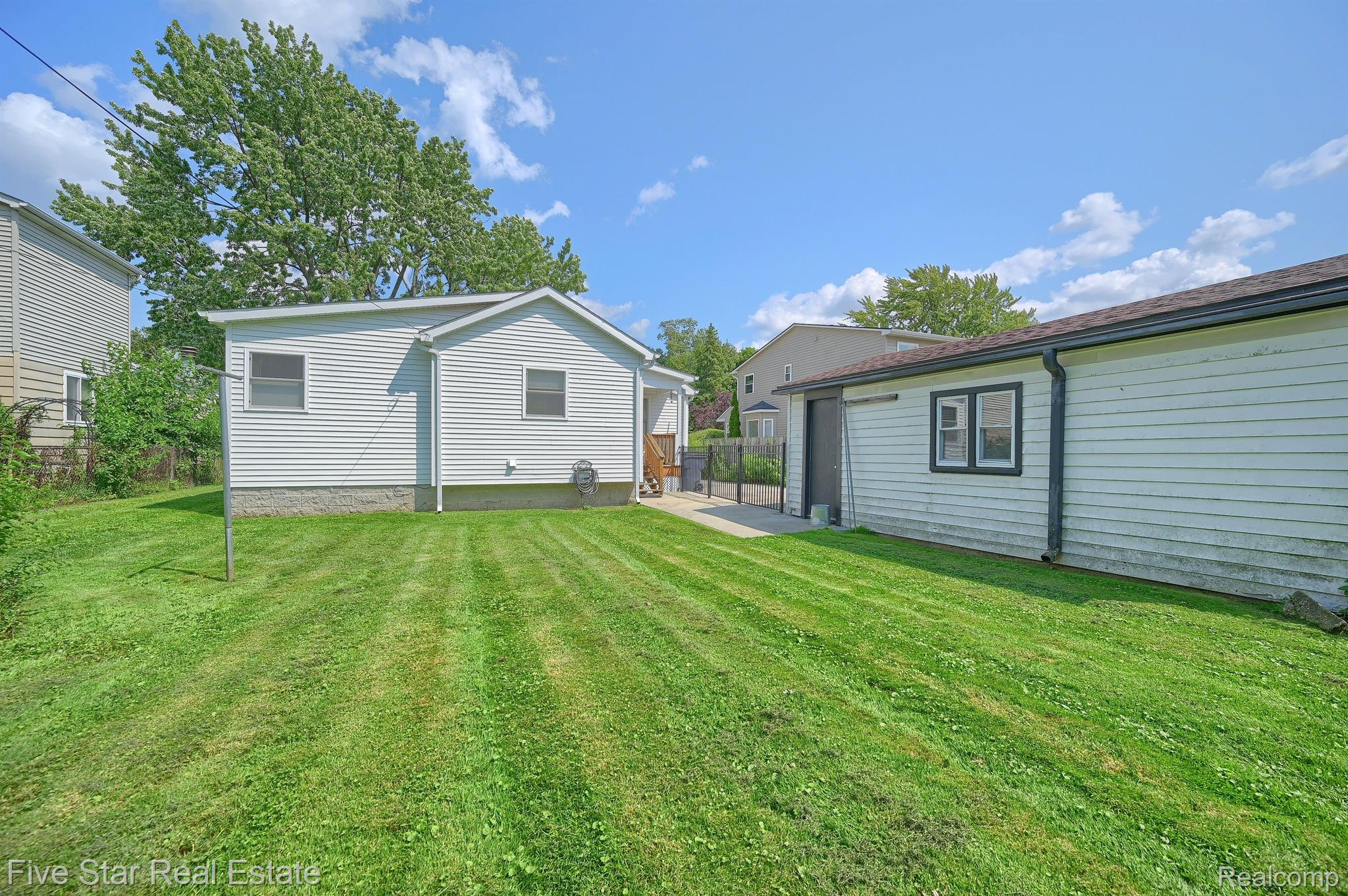 3269 Wakefield Road Berkley, MI 48072 - Photo 22 of 24 Gallery Image 22