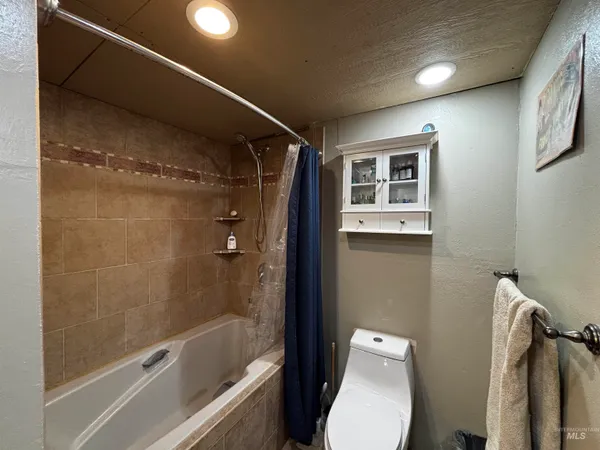 $345,000 | 2217 4000 North, Filer, ID 83328
