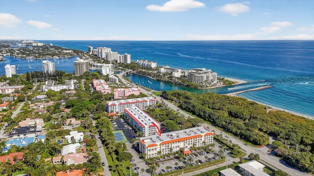 a view of house with yard