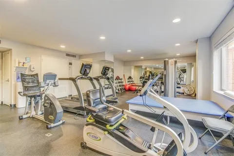 $304,950 | 4550 Warwick Boulevard, Unit 210211, Kansas City, MO 64111