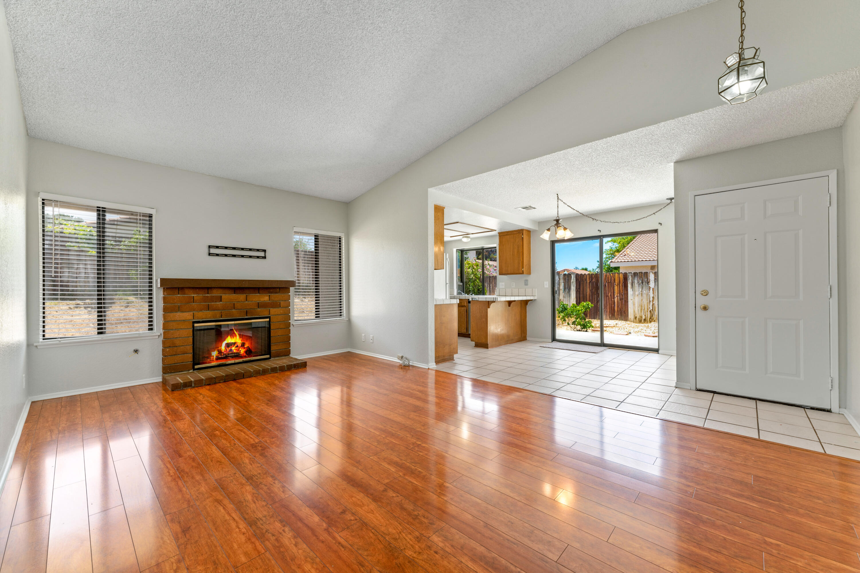 4630 Table Mountain Road Palmdale, CA 93552 - Photo 9 of 29 4630 Table Mountain Rd_InView-Media-8