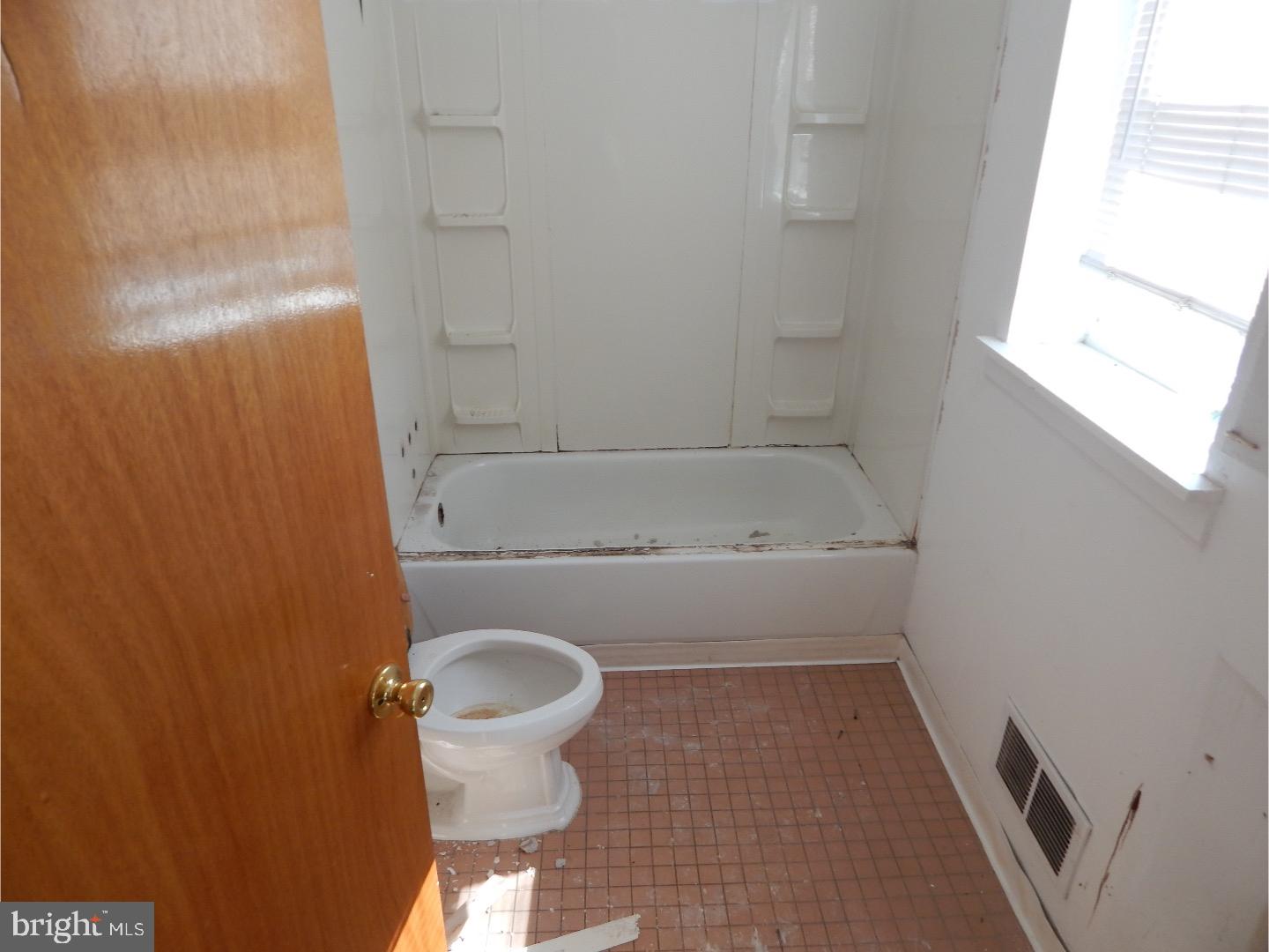 5328 Chestnut Street Philadelphia, PA 19139 - Photo 9 of 10