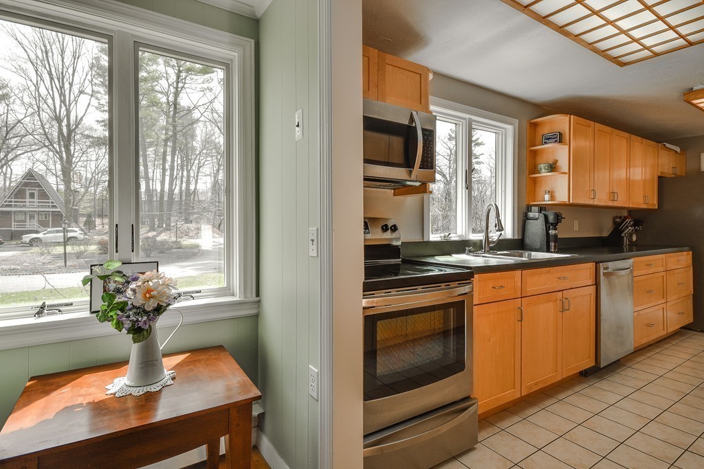 45 Oak Knoll Road Natick, MA 01760 - Photo 10 of 29 Gallery Image 10