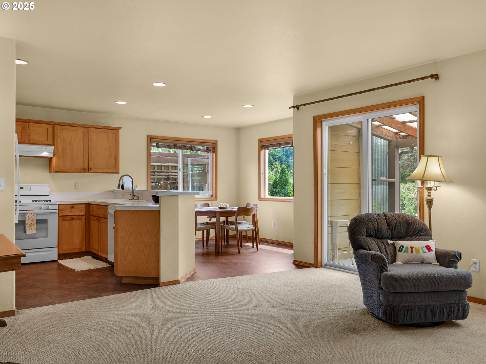 1305 Sandy Ridge Road Gearhart, OR 97138 - Photo 28 of 48 Living Room