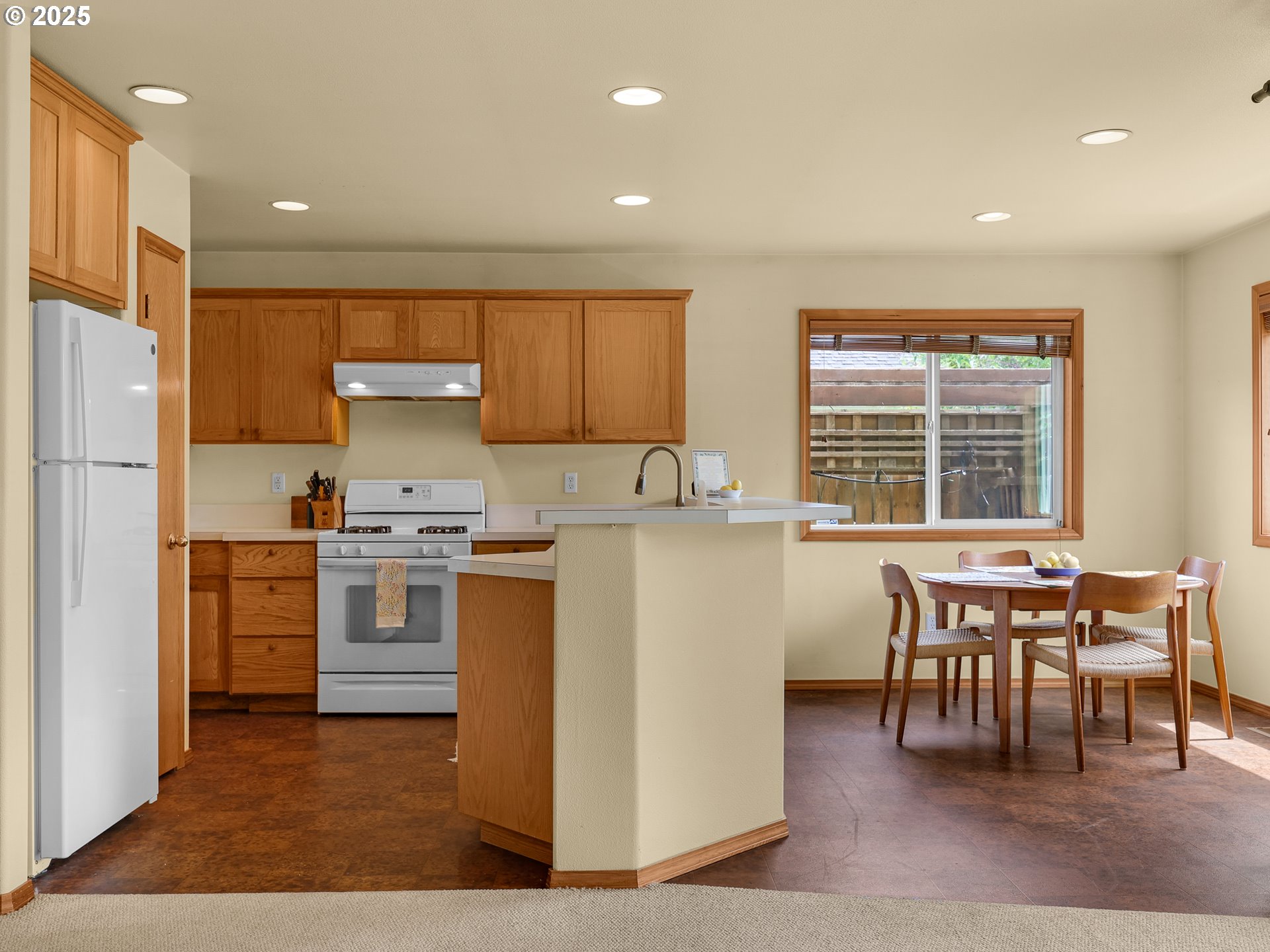 1305 Sandy Ridge Road Gearhart, OR 97138 - Photo 29 of 48 Kitchen/Dining Room