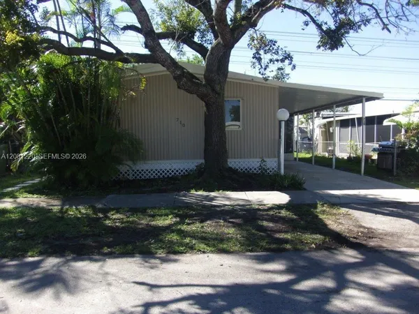 $2,250 | 710 Northwest 219th Avenue, Pembroke Pines, FL 33029