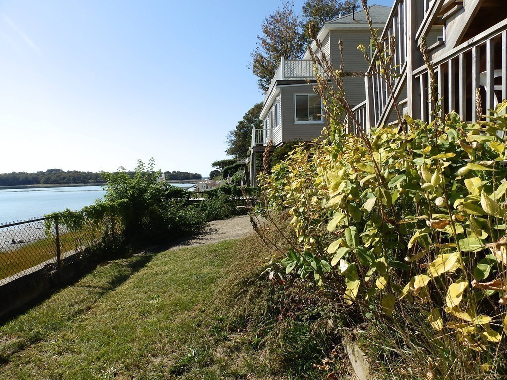 27 Edgewater Road Hull, MA 02045 - Photo 11 of 30