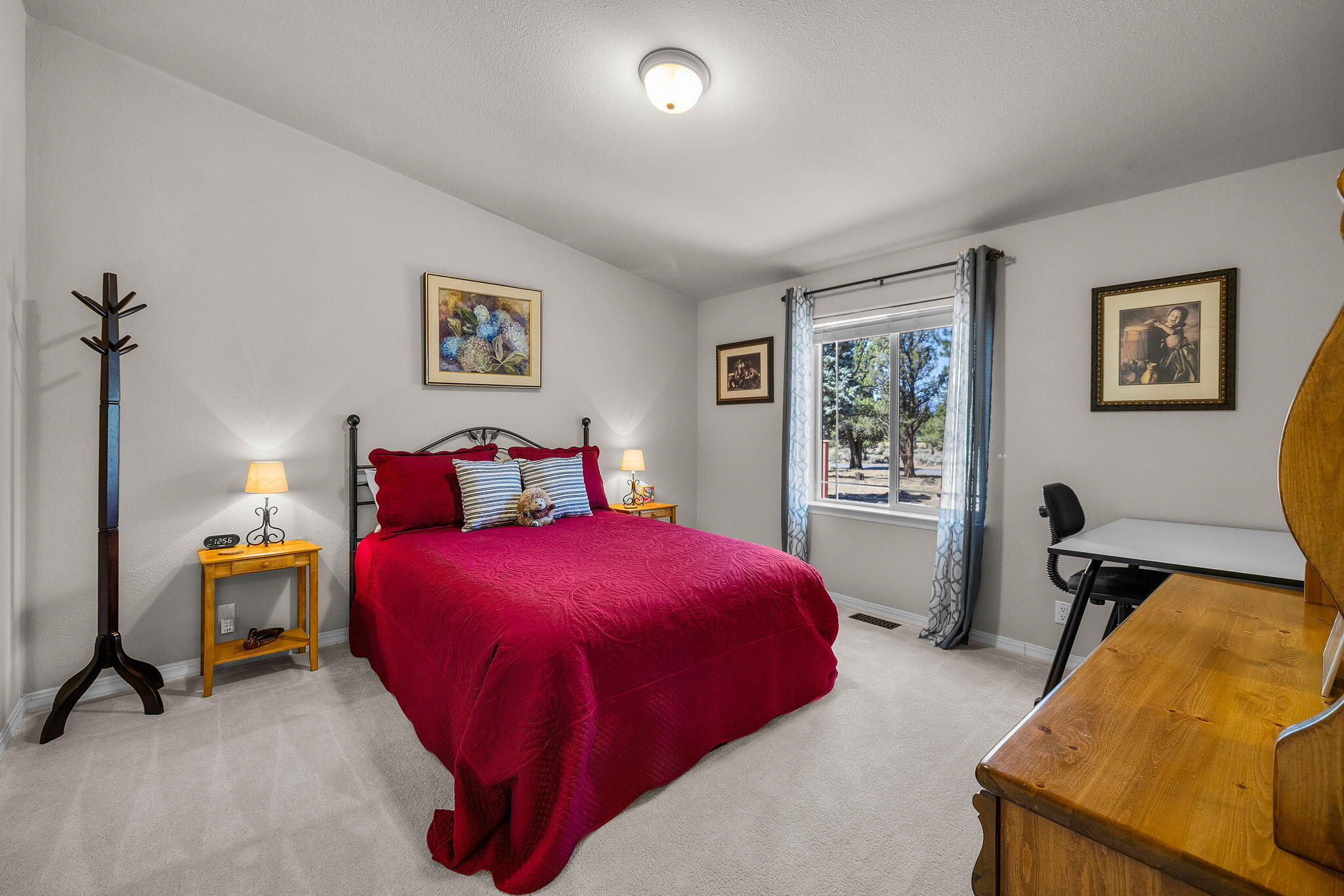17415 Kent Road Sisters, OR 97759 - Photo 18 of 43