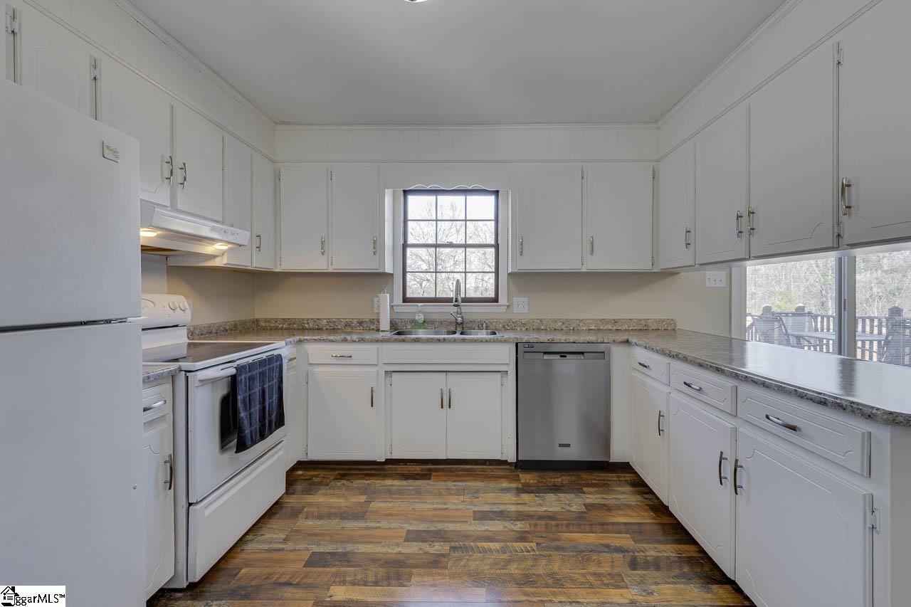 103 State Rd S-42-9652 Moore, SC 29369 - Photo 3 of 32