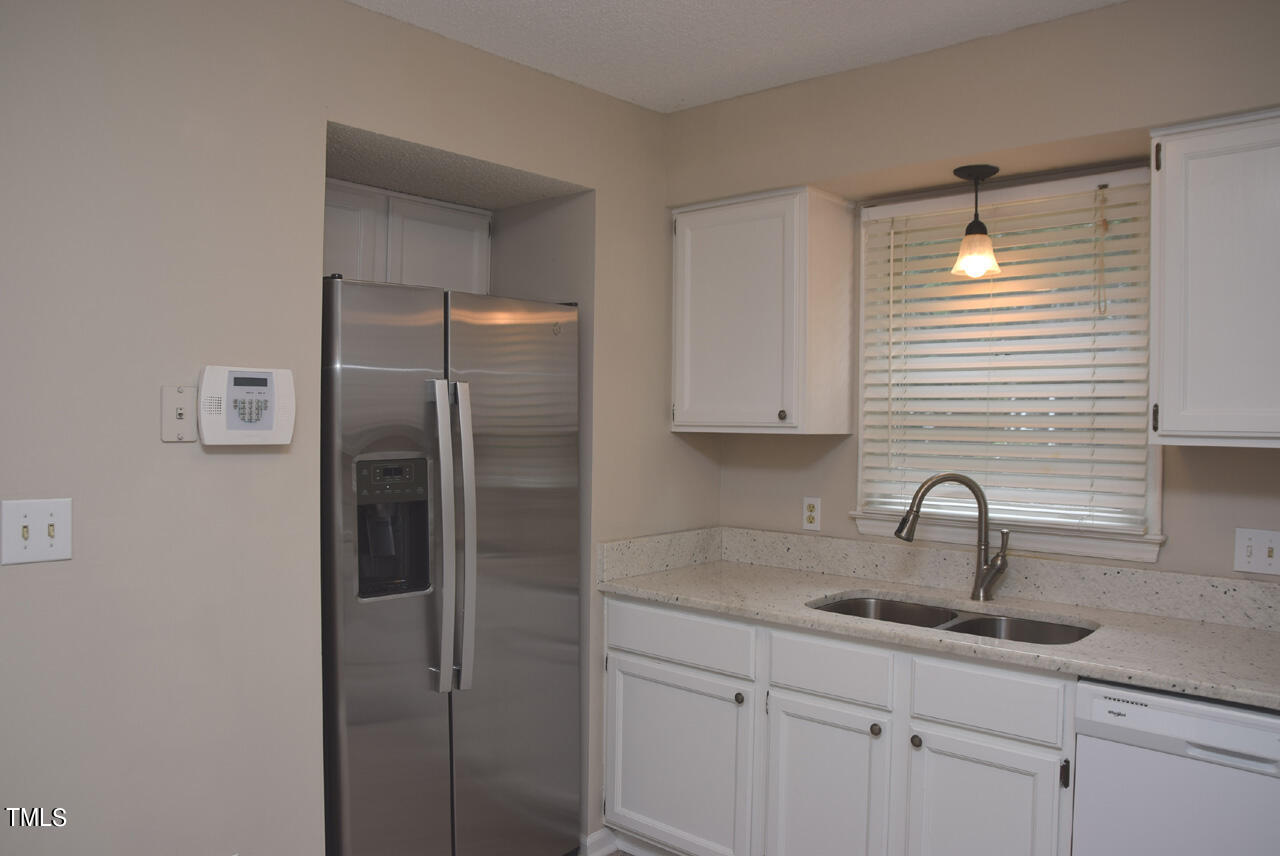 4960 Royal Adelaide Way Raleigh, NC 27604 - Photo 15 of 52 Kitchen