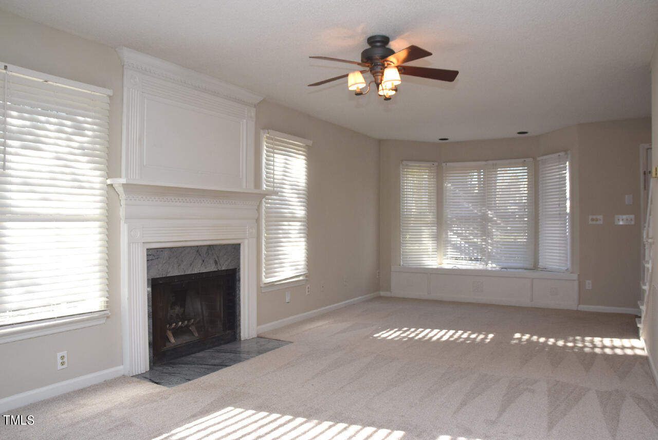 4960 Royal Adelaide Way Raleigh, NC 27604 - Photo 4 of 52 Living Room