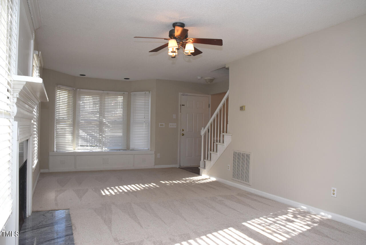 4960 Royal Adelaide Way Raleigh, NC 27604 - Photo 6 of 52 Living Room