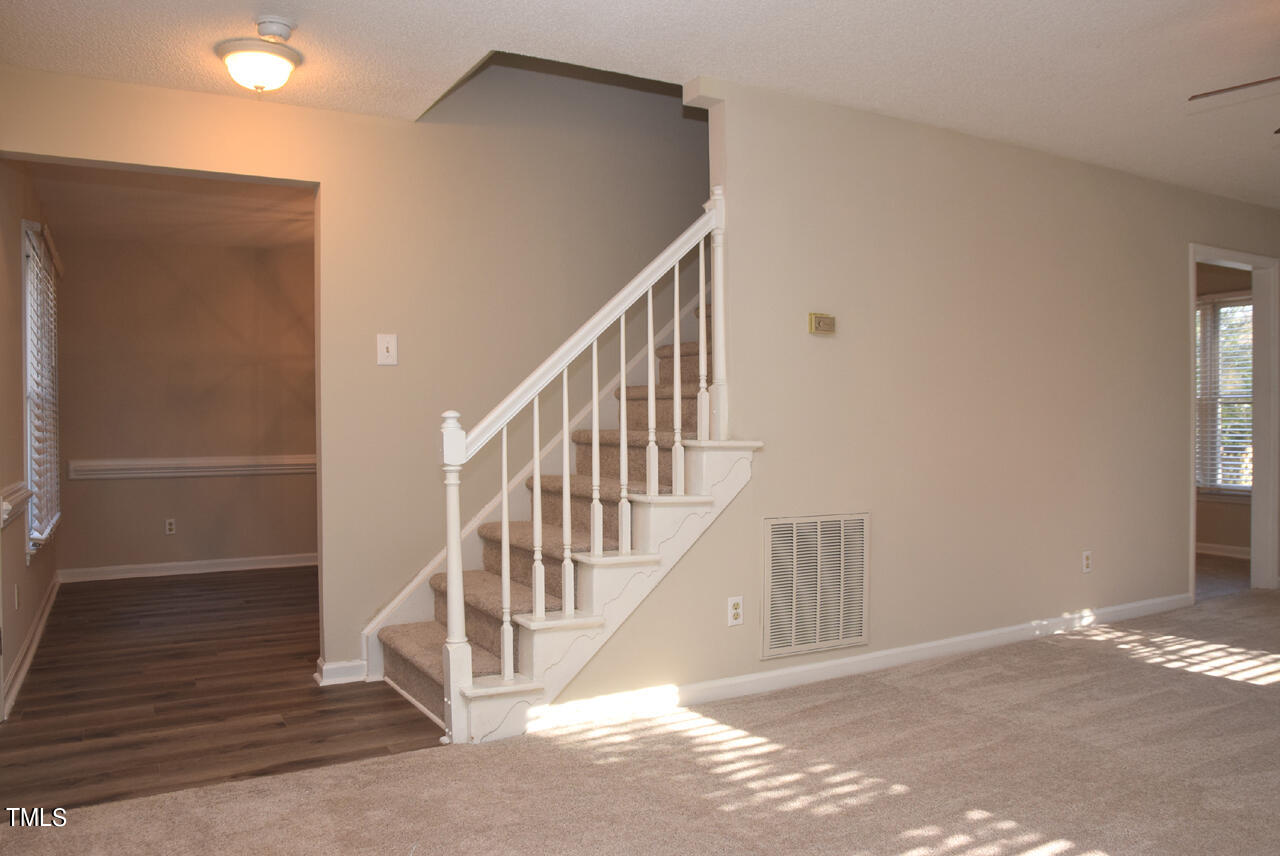 4960 Royal Adelaide Way Raleigh, NC 27604 - Photo 7 of 52 Living Room