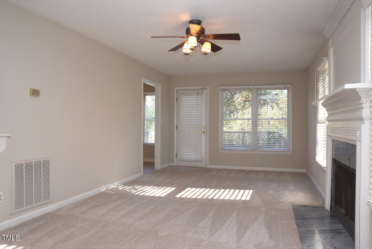 4960 Royal Adelaide Way Raleigh, NC 27604 - Photo 8 of 52 Living Room