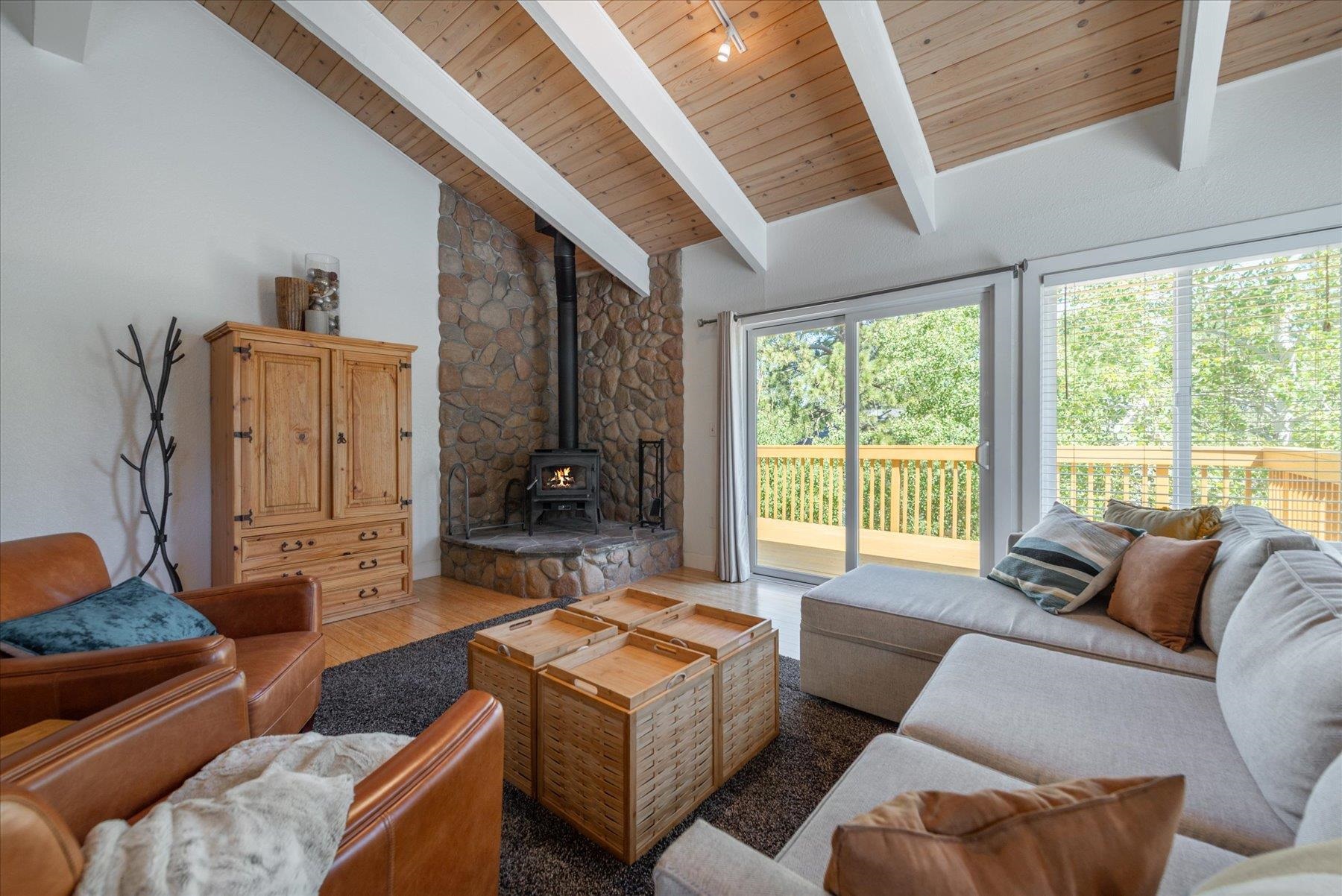 10240 Pine Cone Road Truckee, CA 96161 - Photo 6 of 28