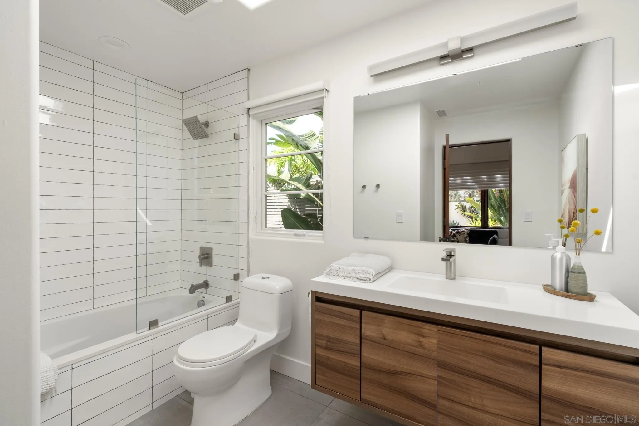 1370 Neptune Avenue Encinitas, CA 92024 - Photo 13 of 30