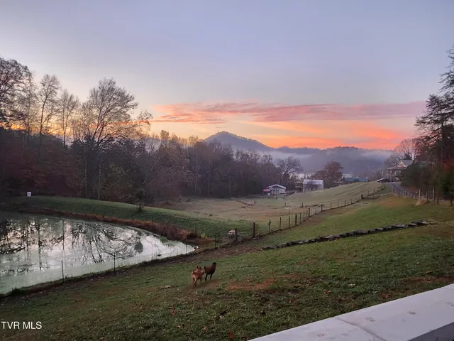 $724,500 | 9514 Highway 11W, Mooresburg, TN 37811