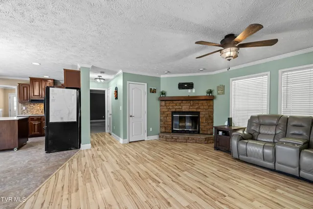 $724,500 | 9514 Highway 11W, Mooresburg, TN 37811