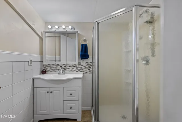 $724,500 | 9514 Highway 11W, Mooresburg, TN 37811