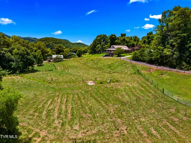 $724,500 | 9514 Highway 11W, Mooresburg, TN 37811