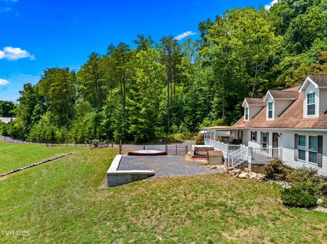 $724,500 | 9514 Highway 11W, Mooresburg, TN 37811