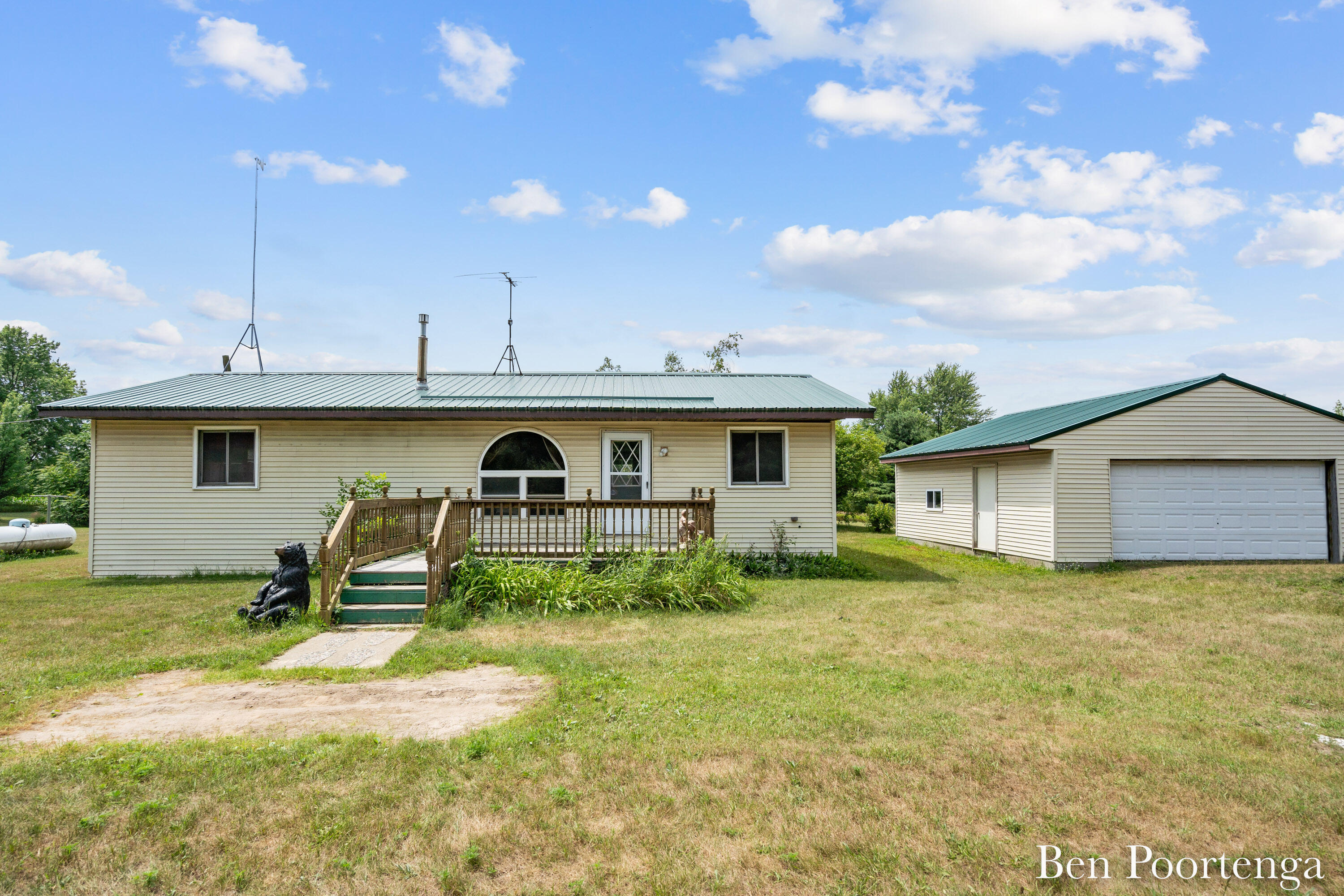 4504 South Miles Road Sheridan, MI 48884 - Photo 1 of 22 002-4504 Miles-2