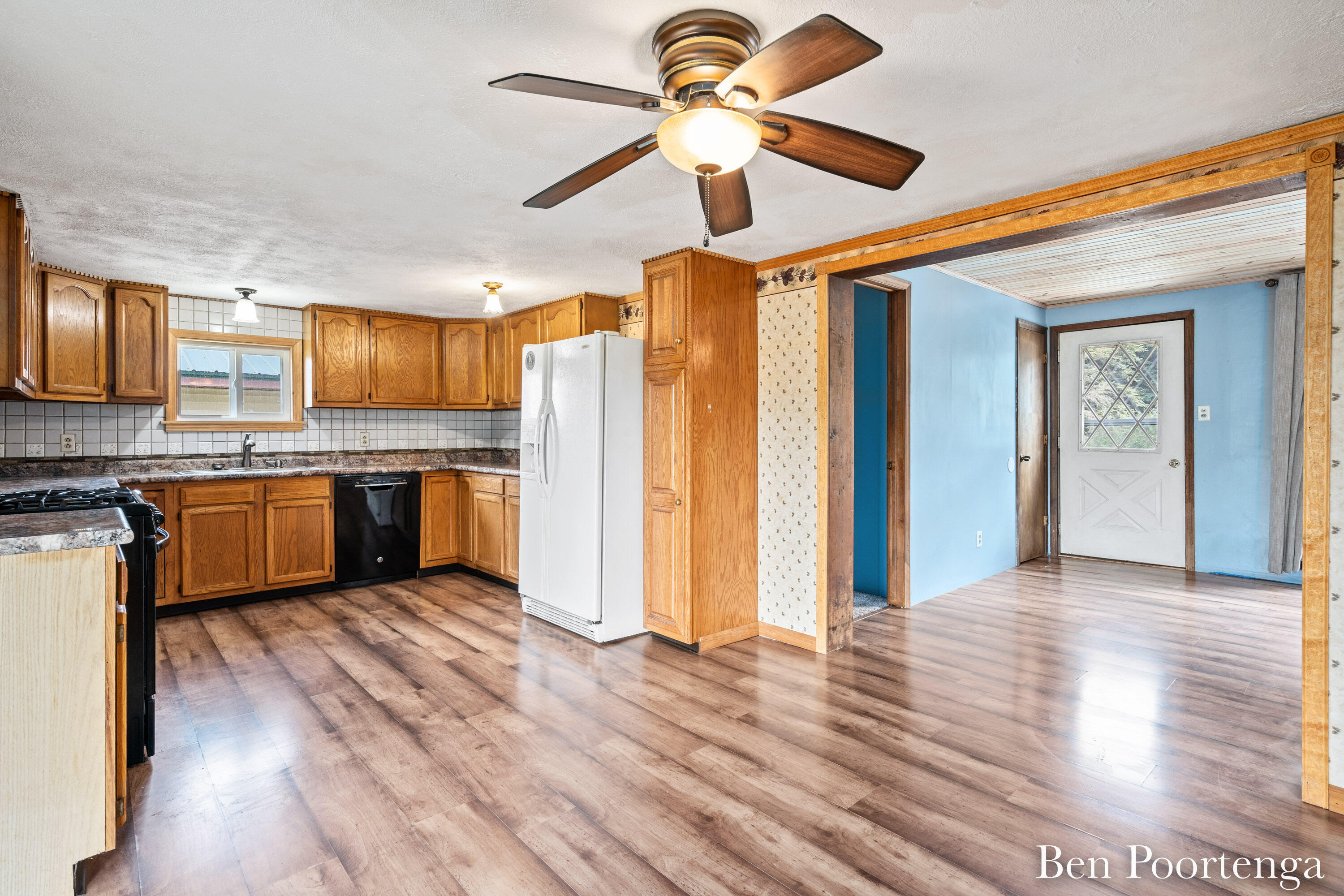 4504 South Miles Road Sheridan, MI 48884 - Photo 9 of 22 017-4504 Miles-17