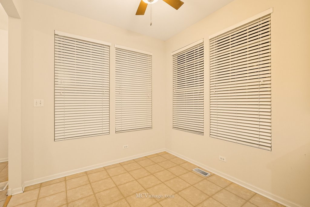 1463 Yellowstone Drive Streamwood, IL 60107 - Photo 11 of 33