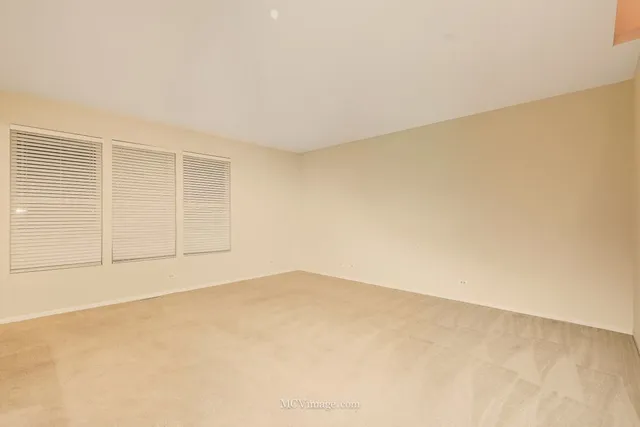 $395,000 | 1463 Yellowstone Drive, Streamwood, IL 60107