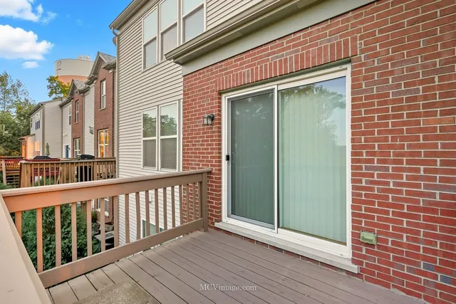 $395,000 | 1463 Yellowstone Drive, Streamwood, IL 60107