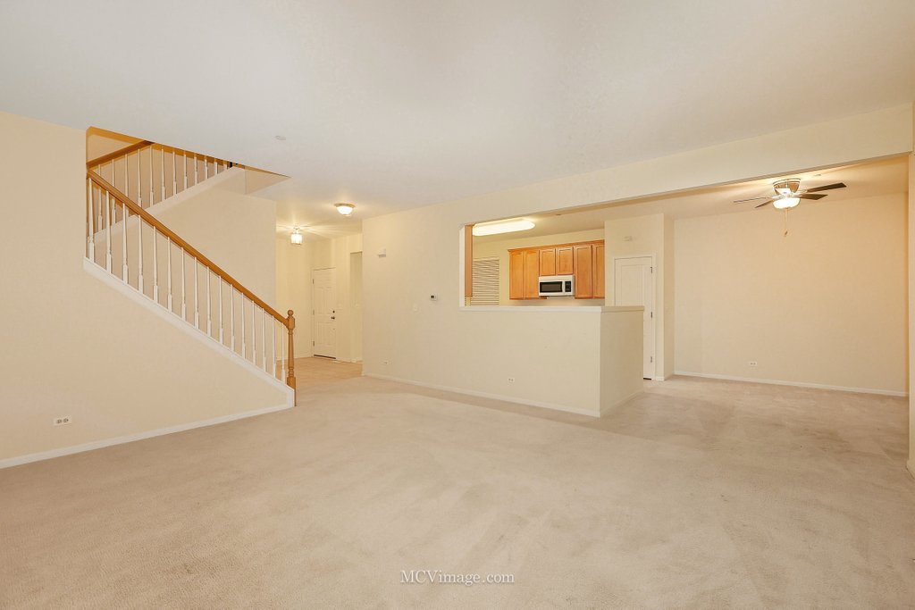 1463 Yellowstone Drive Streamwood, IL 60107 - Photo 3 of 33