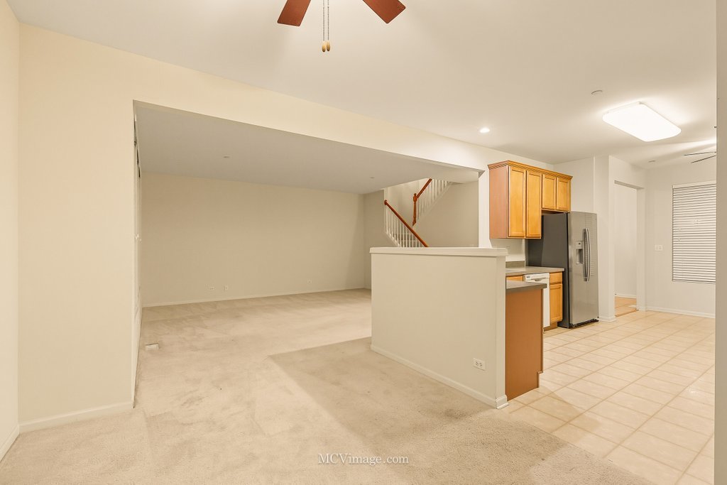 1463 Yellowstone Drive Streamwood, IL 60107 - Photo 7 of 33