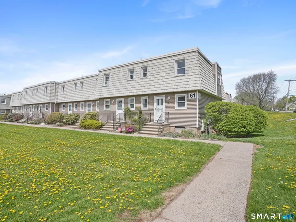$259,900 | 61 Meetinghouse Village, Unit 8, Meriden, CT 06450