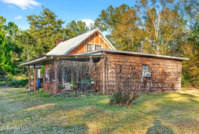 $158,900 | 386 Old Highway 26 East, Perkinston, MS 39573