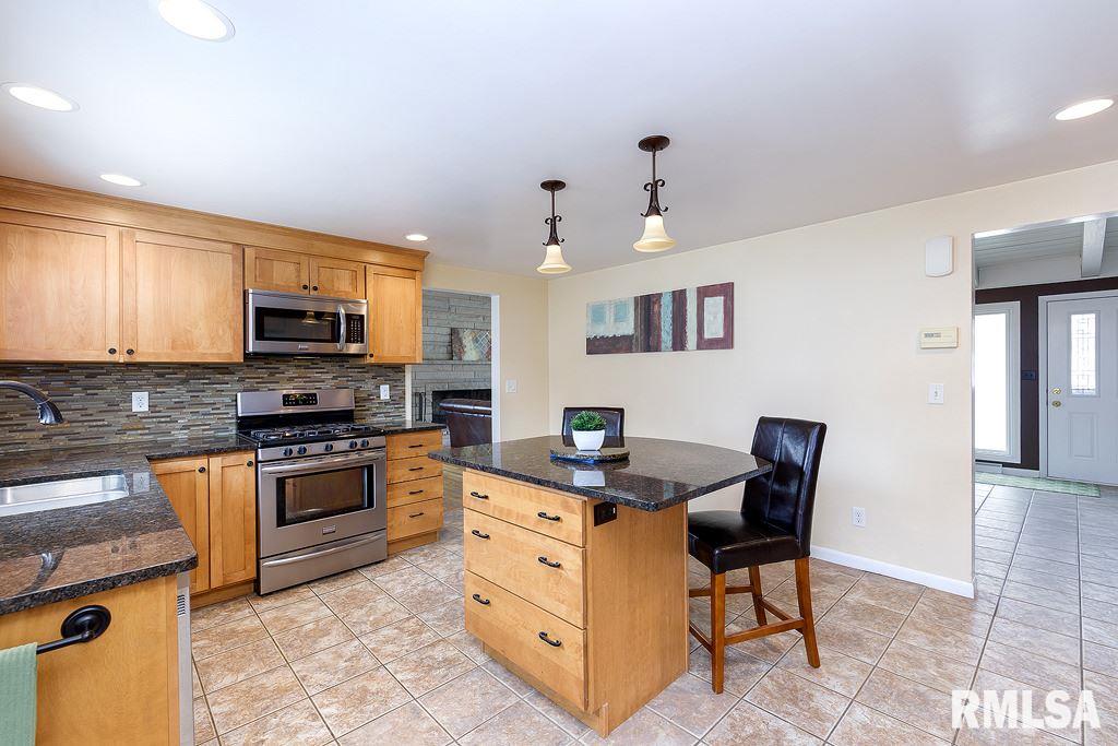 9 Watch Hill Road Rock Island, IL 61201 - Photo 9 of 24 Gallery Image 9