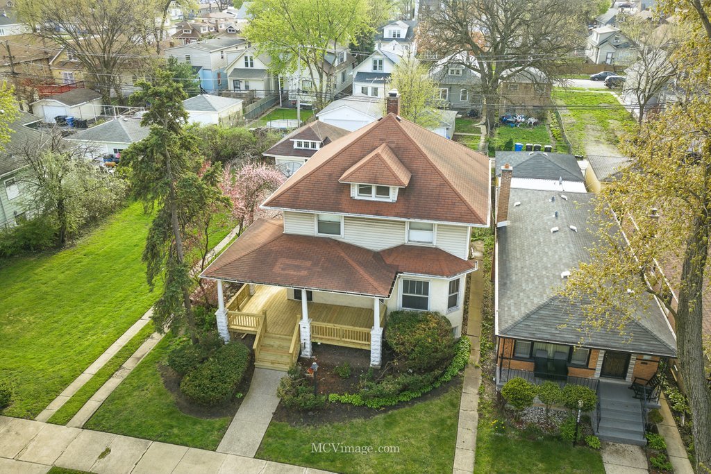 10130 South Lowe Avenue Chicago, IL 60628 - Photo 2 of 23 a aerial view of a house