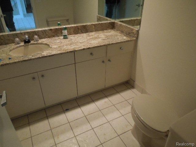 5590 Ridgewood Road, Unit 5590 West Bloomfield, MI 48322 - Photo 9 of 22 4-2 070.jpg