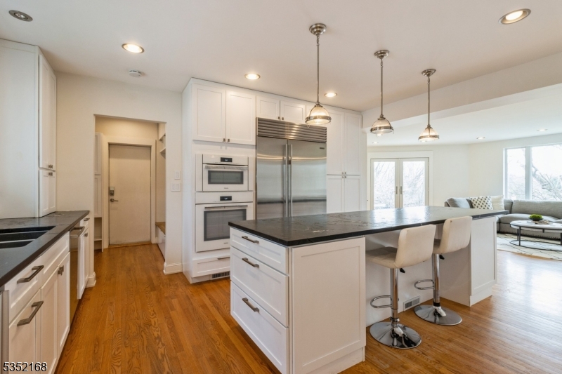 52 Kitchell Road, Unit 1 Morristown, NJ 07960 - Photo 5 of 30 Gallery Image 5