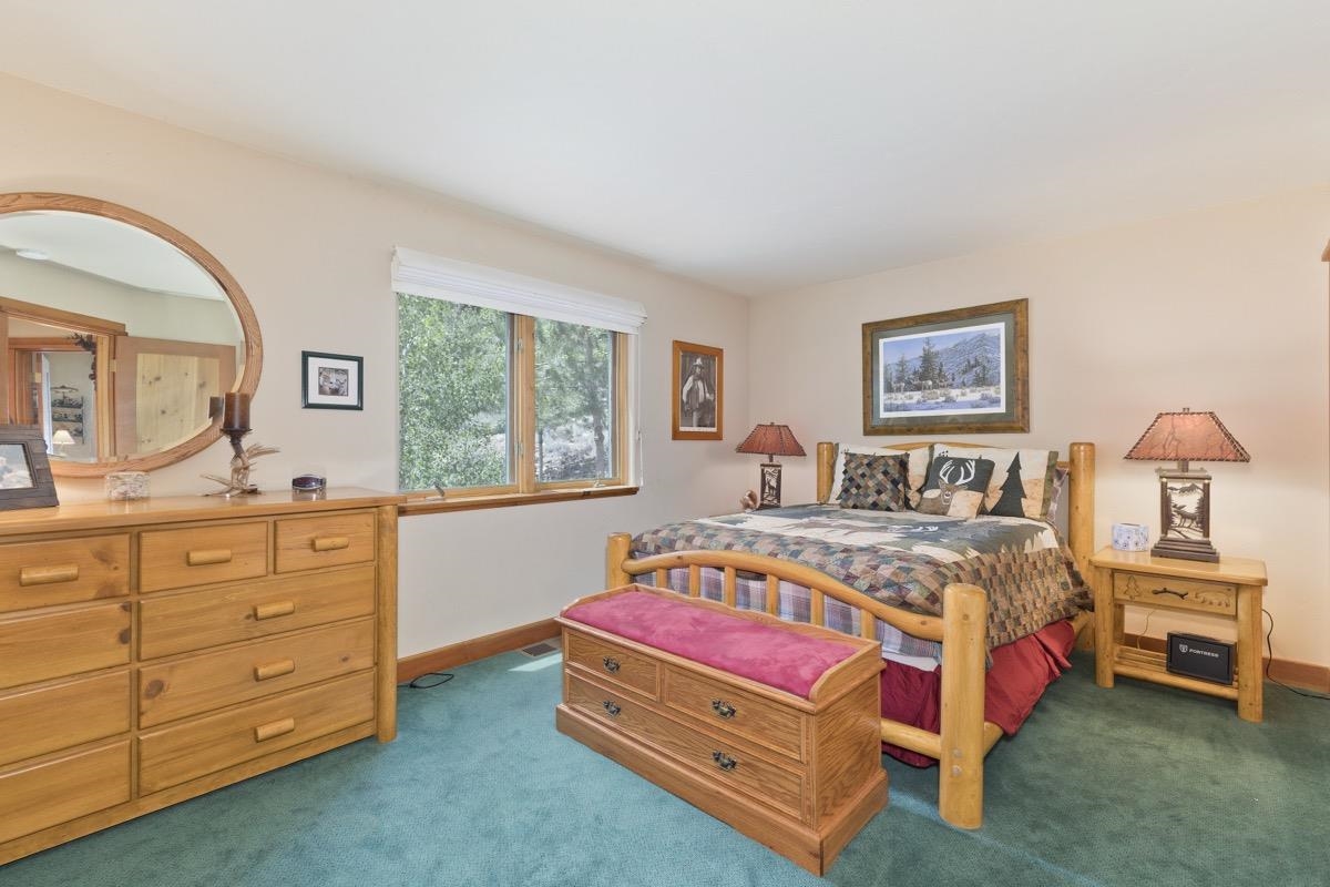 11650 Twin Lakes Road Bridgeport, CA 93517 - Photo 26 of 39 Carpeted bedroom with baseboards