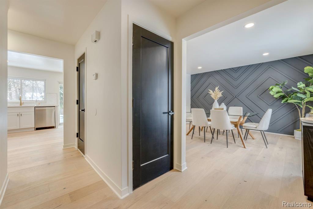 1499 West Horseshoe Bend Rochester, MI 48306 - Photo 2 of 50