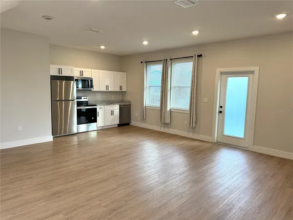 $2,750 | 1516 59th Street North, St. Petersburg, FL 33710