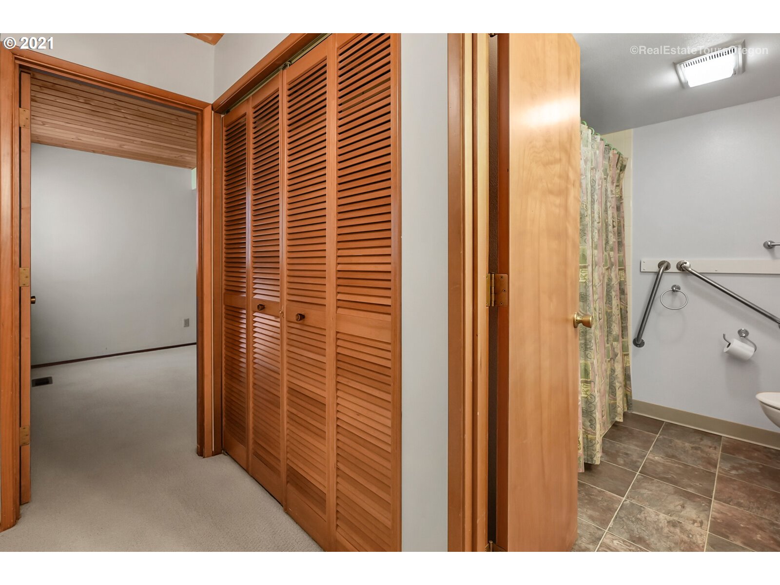 7972 Southwest Scholls Ferry Road Beaverton, OR 97008 - Photo 14 of 25 Gallery Image 14