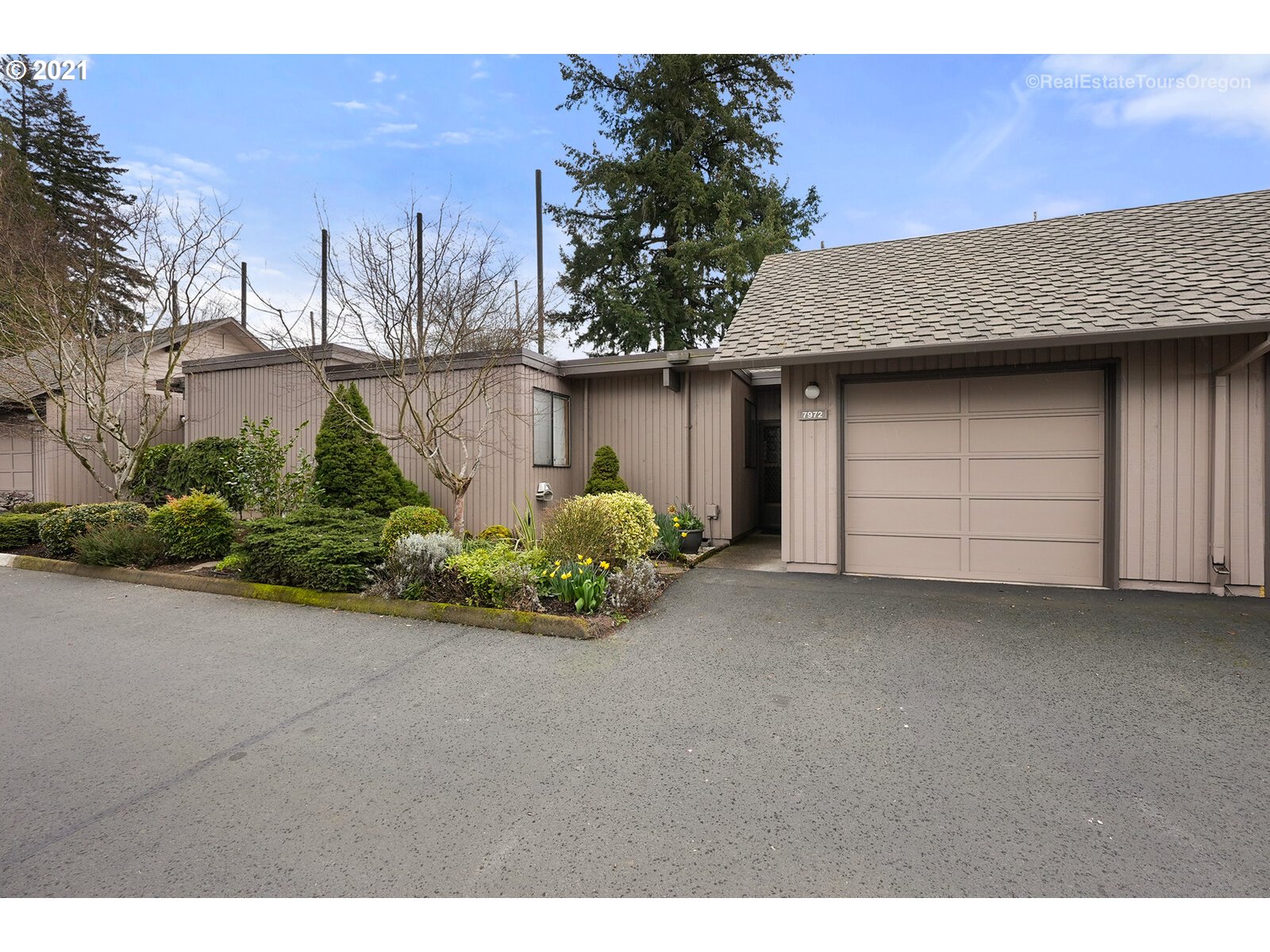 7972 Southwest Scholls Ferry Road Beaverton, OR 97008 - Photo 3 of 25 Gallery Image 3