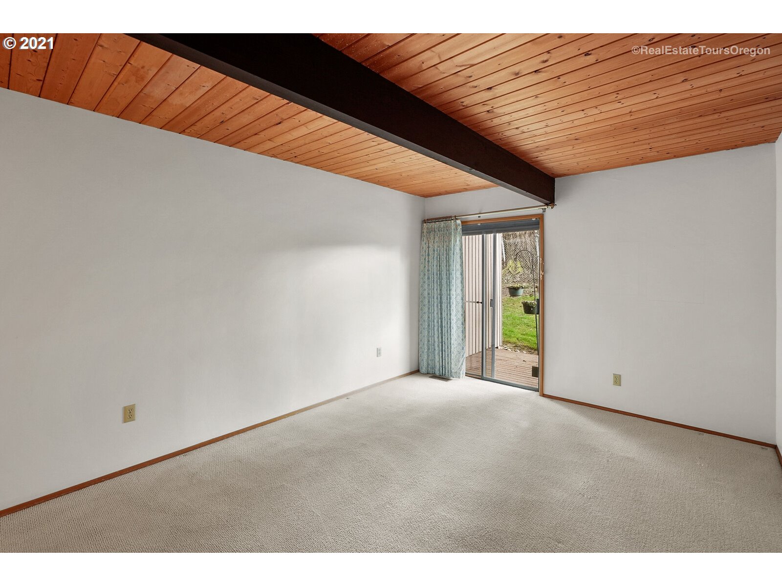 7972 Southwest Scholls Ferry Road Beaverton, OR 97008 - Photo 9 of 25 Gallery Image 9