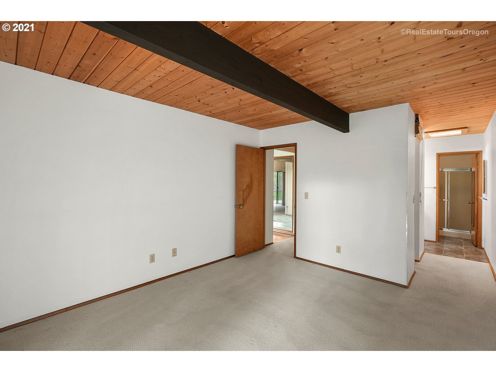 7972 Southwest Scholls Ferry Road Beaverton, OR 97008 - Photo 10 of 25 Gallery Image 10
