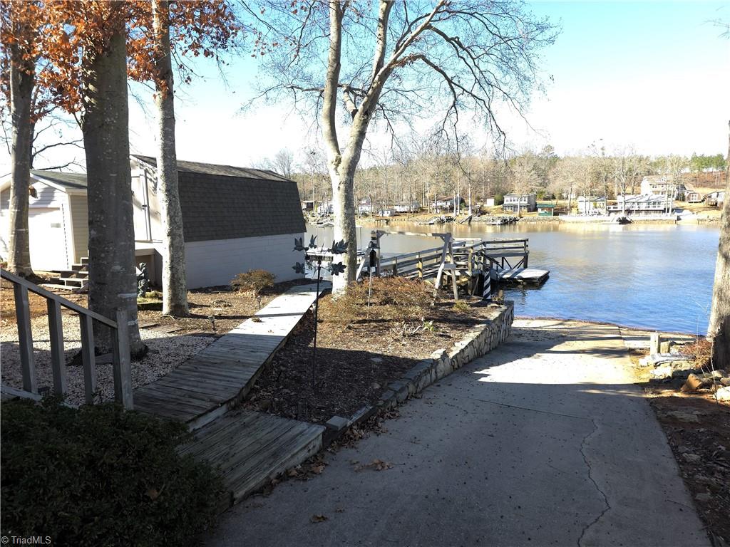 1348 Riverview Road Lexington, NC 27292 - Photo 8 of 40