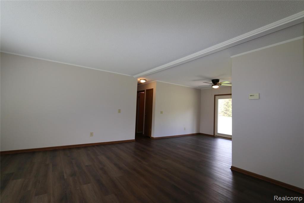 6040 West Coon Lake Road Howell, MI 48843 - Photo 7 of 58